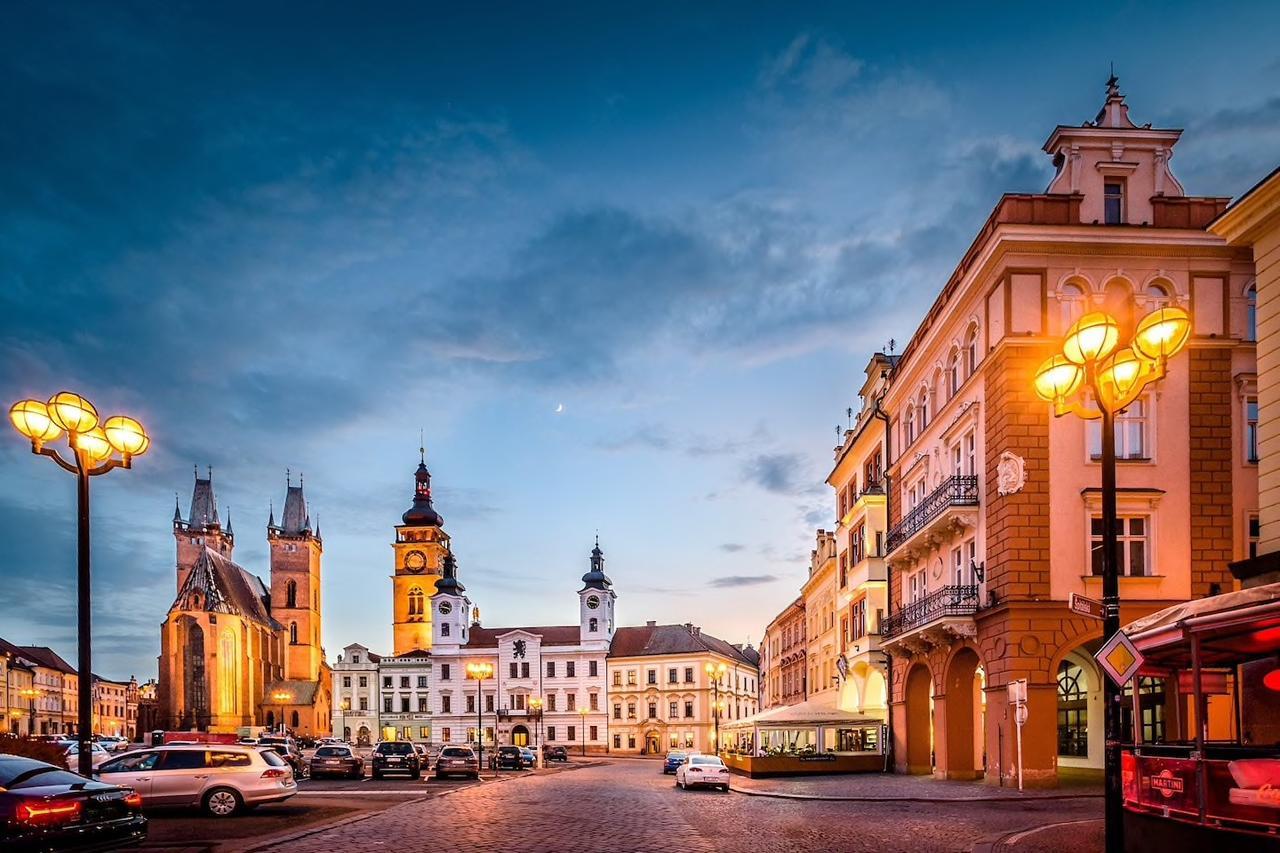 Unique Central Square Business Apt. Градец-Кралове Экстерьер фото